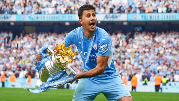 Tiền vệ phòng ngự duy nhất trong danh sách là Rodri - trụ cột của Man City và tuyển Tây Ban Nha, có mức định giá 130 triệu euro.