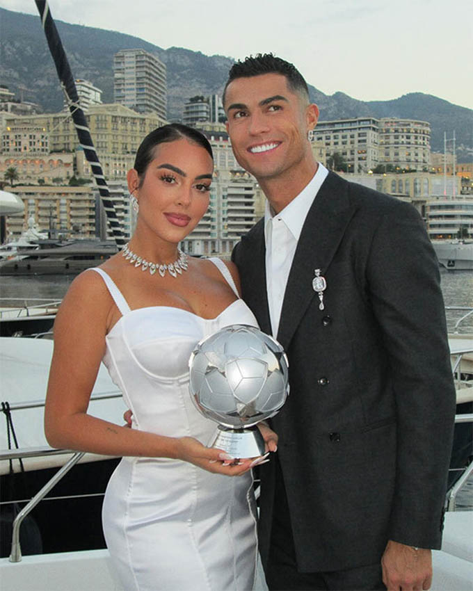 Georgina Rodriguez luôn là hậu phương vững chắc cho Ronaldo