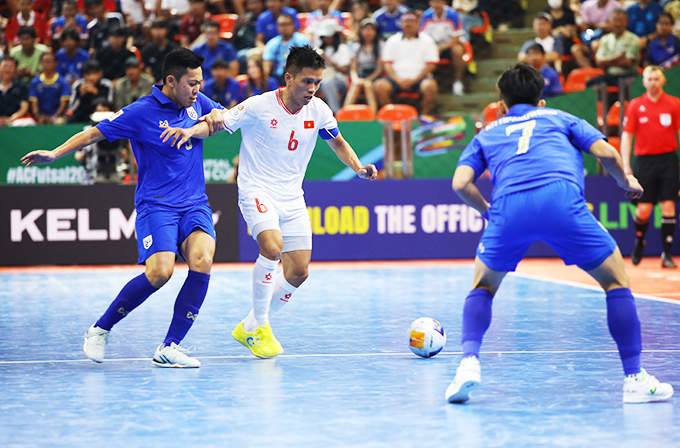 Sau VCK futsal châu Á 2024, Thái Lan và Việt Nam sẽ tiếp tục đọ sức ở vòng bảng giải ĐNA. Ảnh: Phan Hồng 