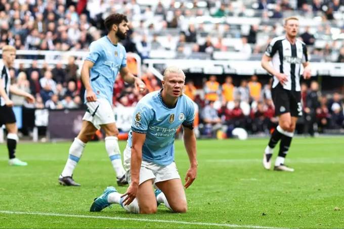 Haaland chấn thương rời sân, Man City đối mặt với bài toán đau đầu