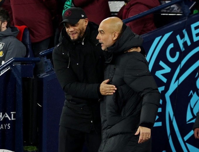 Thầy cũ Pep Guardiola là người tiến cử Kompany cho Bayern Munich
