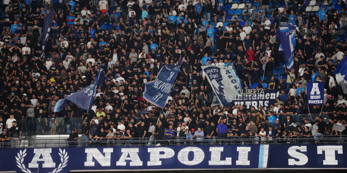 Các khán đài sân Diego Maradona đang kín chỗ trong các trận của Napoli
