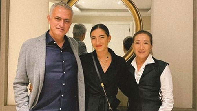 Vợ chồng Mourinho sắp lên chức