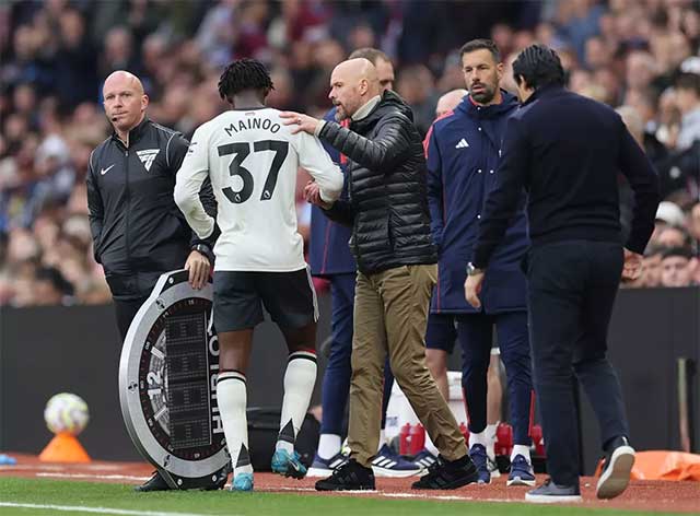 Kobbie Mainoo vừa dính chấn thương ở trận MU hòa Aston Villa 0-0