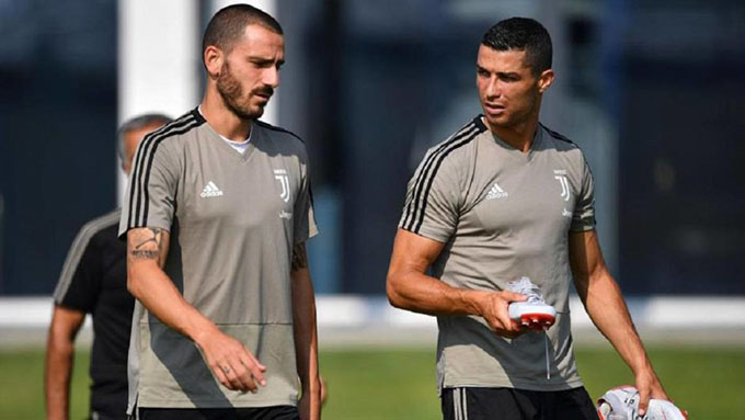 Bonucci từng sát cánh cùng Ronaldo trong màu áo Juventus