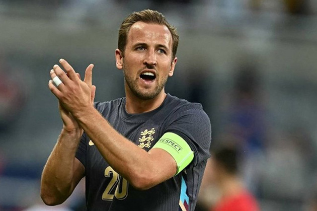 6.Harry Kane (24): Kane đang ở năm thứ 2 tại Allianz Arena nhưng đã có 6 hat-trick trong thời gian thi đấu cho Bayern Munich. Trong màu áo Bayern, anh ghi trung bình một bàn sau mỗi 86 phút. Không ngạc nhiên nếu anh leo lên một vài bậc trong danh sách này vào cuối mùa giải.