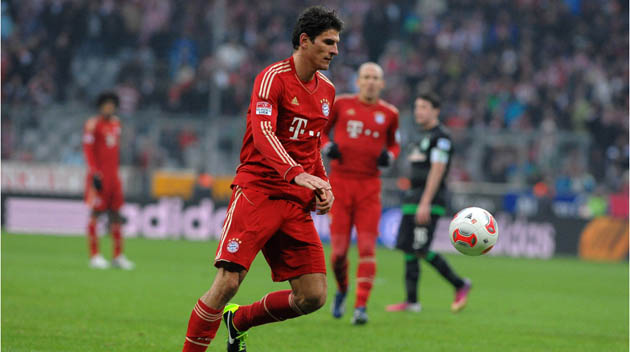 8. Mario Gomez (18): Trong số 18 hat-trick mà Gomez lập được, thì có 13 lần ở Bundesliga. Cựu tiền đạo Bayern Munich là một chân sút đáng gờm trong thời kỳ đỉnh cao. Suốt thời gian ở Allianz Arena, anh có 113 bàn thắng chỉ sau 174 lần ra sân cho CLB.