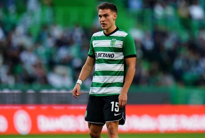 Ugarte từng là trụ cột hàng tiền vệ Sporting Lisbon trong hai mùa giải từ 2021 tới 2023