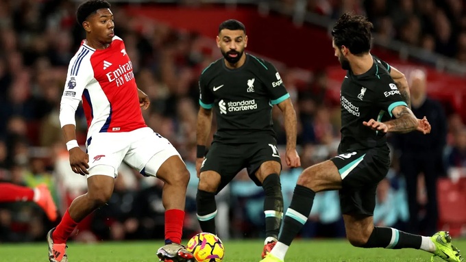 Arsenal chủ động lui về phòng ngự, sau khi dẫn Liverpool 2-1 ở trận đấu mới đây