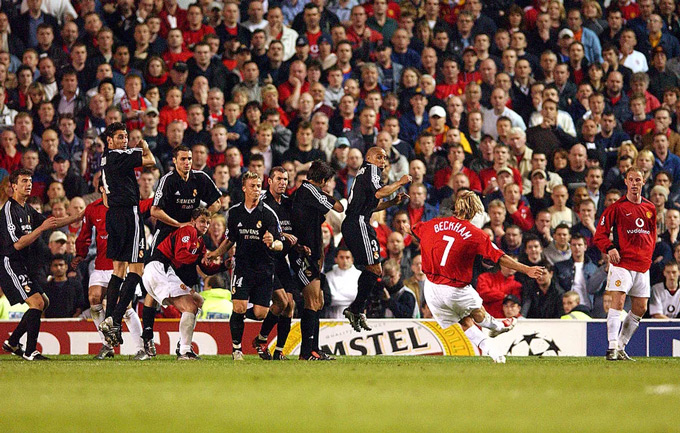 Beckham sút phạt không thành công ở trận gặp Real năm 2003