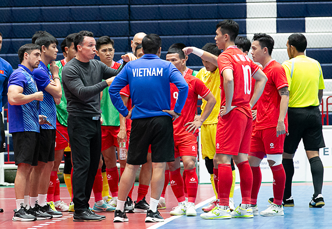 Phút hội ý giúp cho ĐT futsal Việt Nam chơi tốt hơn trước Australia 