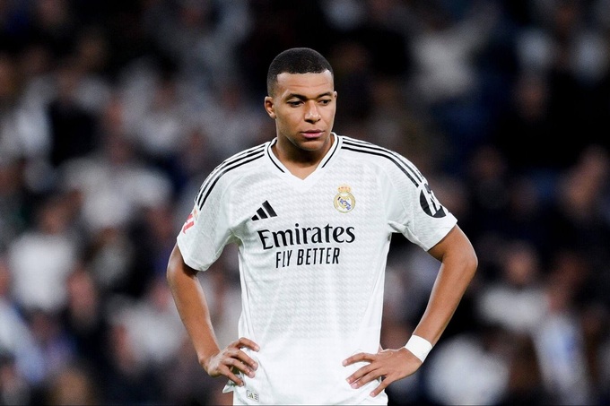 Mbappe là "ẩn họa" với Real Madrid