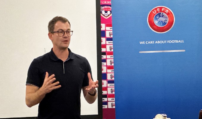 Chuyên gia UEFA Chris Milnes cho rằng bóng đá nữ Việt Nam sẽ phát triển dài hạn trong tương lai