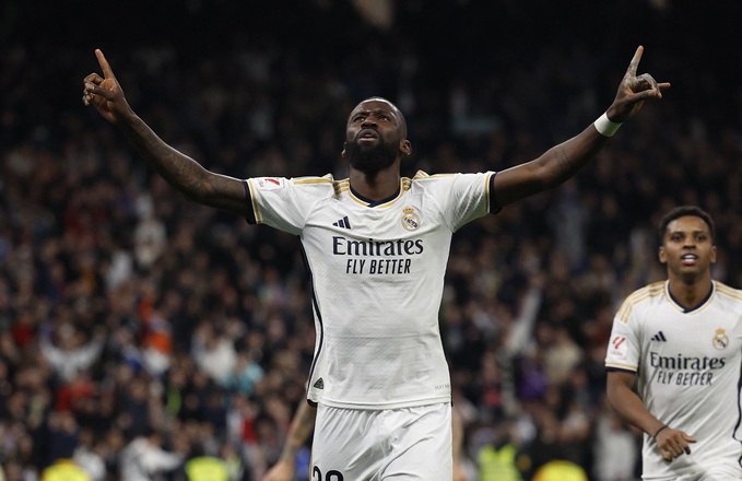 Trong các trụ cột ở hàng thủ của Real Madrid, chỉ còn trung vệ Antonio Rudiger lành lặn