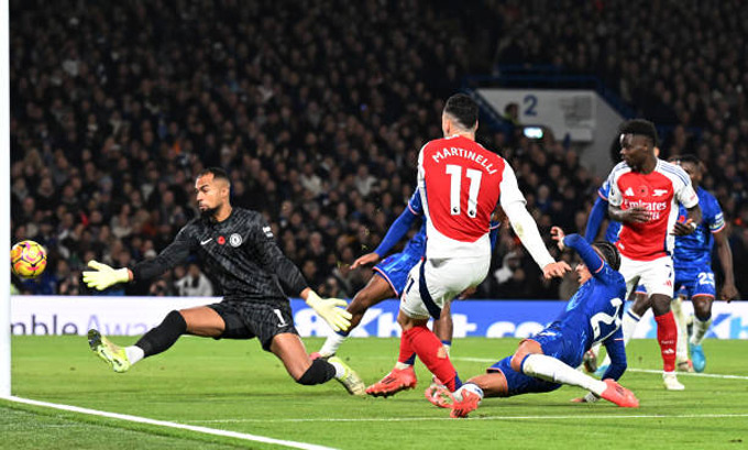 Martinelli mở tỷ số cho Arsenal ở phút 60