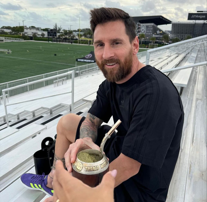  Messi khắc tên con lên bầu trà Yerba Mate