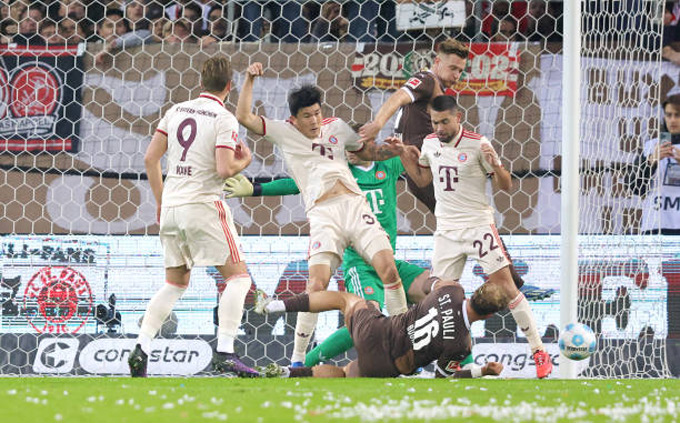 Hàng thủ của Bayern đang thi đấu rất chắc chắn