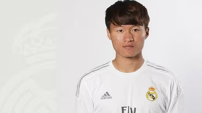 Liangming trong màu áo trắng của Real Madrid