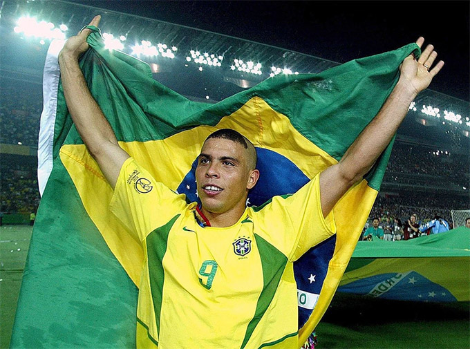 Ronaldo sẽ lại là người hùng của Brazil, nhưng không phải trên sân cỏ