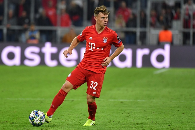 Kimmich là tài chính vệ khbà thể thay thế của Bayern mùa này