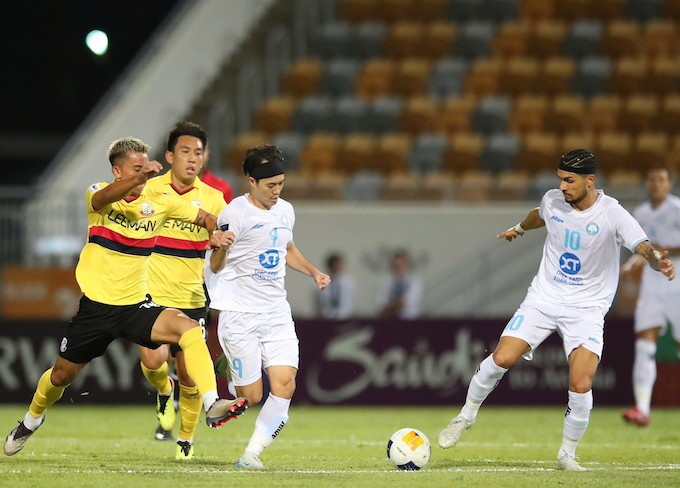 Nam Định thắng 2-0 trên sân nhà của Lee Man. Ảnh: Quang Đương