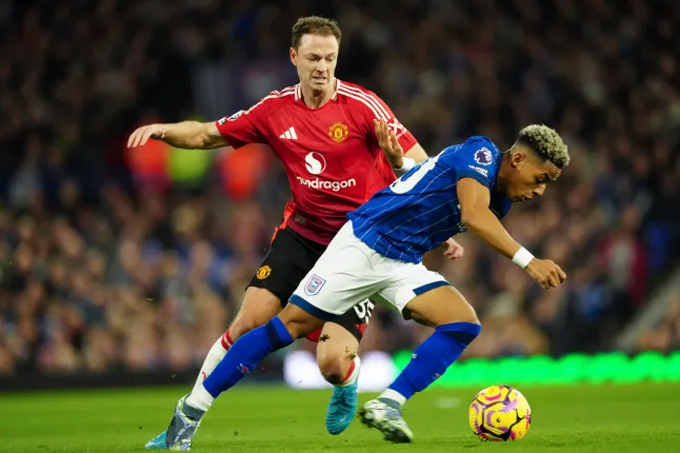 Evans đã chơi tệ trước Ipswich