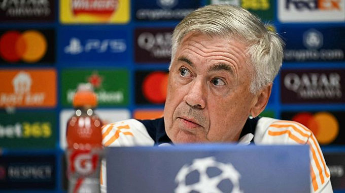 Ancelotti đáp trả mạnh mẽ các nhà báo về việc xoay tua của Real