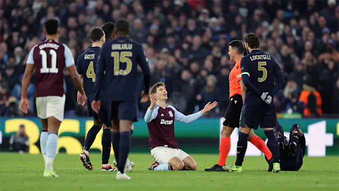 Bàn thắng muộn của Aston Villa không được công nhận