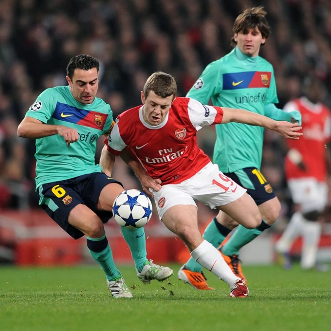 Wilshere tỏa sáng trước hàng tiền vệ Barca tại Champions League năm 2011