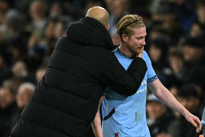 Pep phấn khích với màn trình diễn của De Bruyne