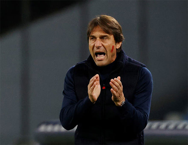 HLV Conte đang giúp Napoli bay cao ở Serie A