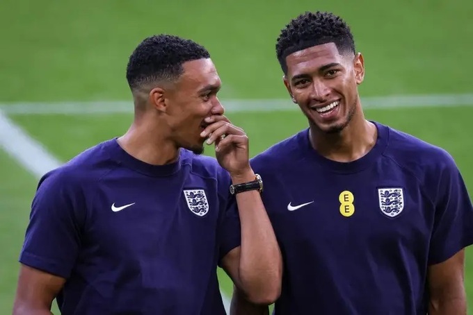 Alexander-Arnold với Bellingham rất thân thiết