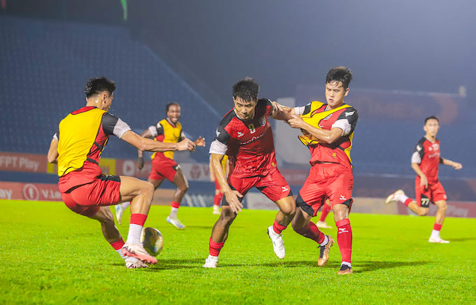 Các cầu thủ Bình Dương trong một buổi tập. Ảnh: BDFC