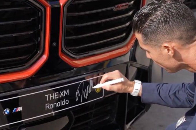 Ronaldo vừa nhận siêu xe BMW XM Red Label  