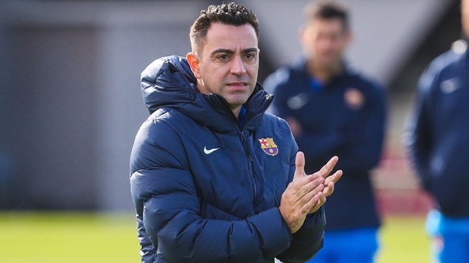 Puyol cho rằng HLV Xavi đã bị Barca đối xử bất công