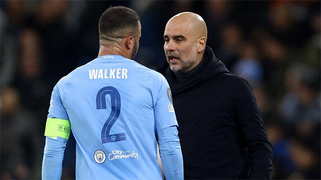 Walker khiến HLV Guardiola đau đầu trong việc triển khai chiến thuật