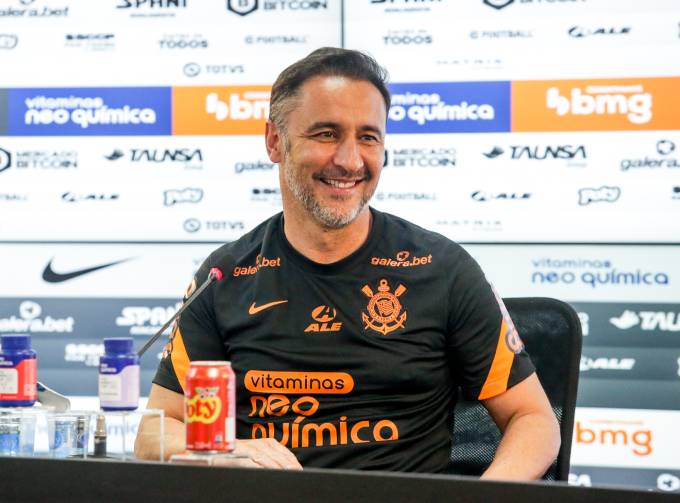 Vitor Pereira thời còn ở Corinthians