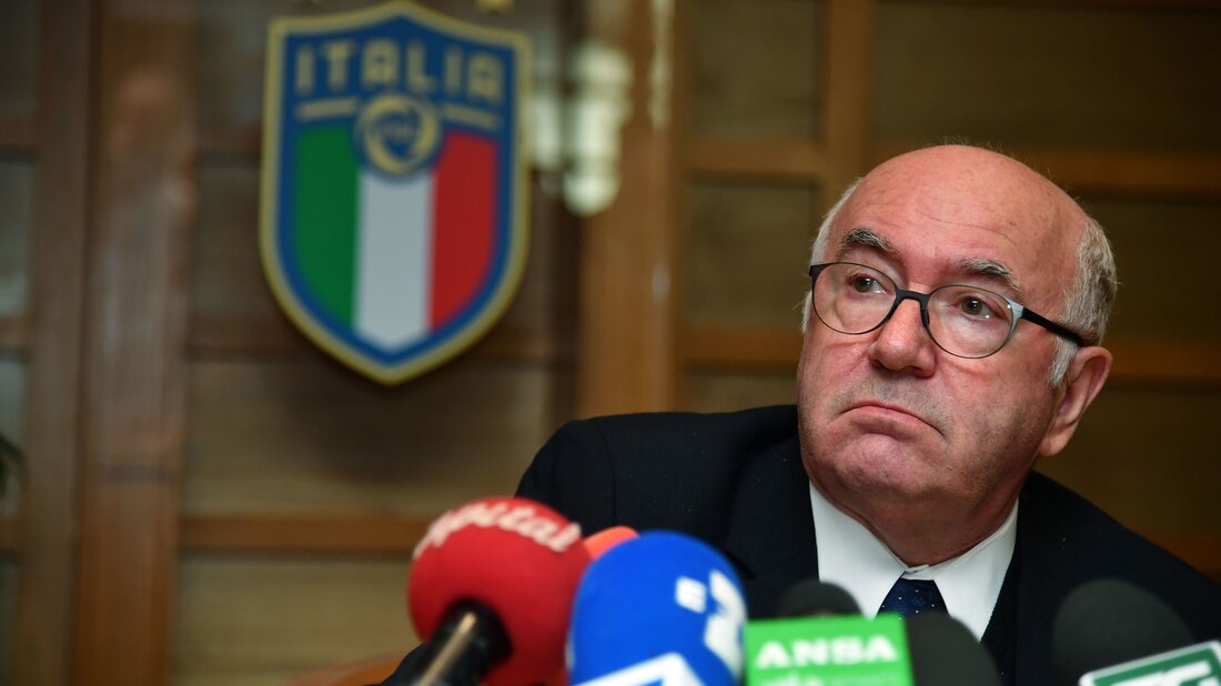 Tavecchio là vị chủ tịch đầy tai tiếng