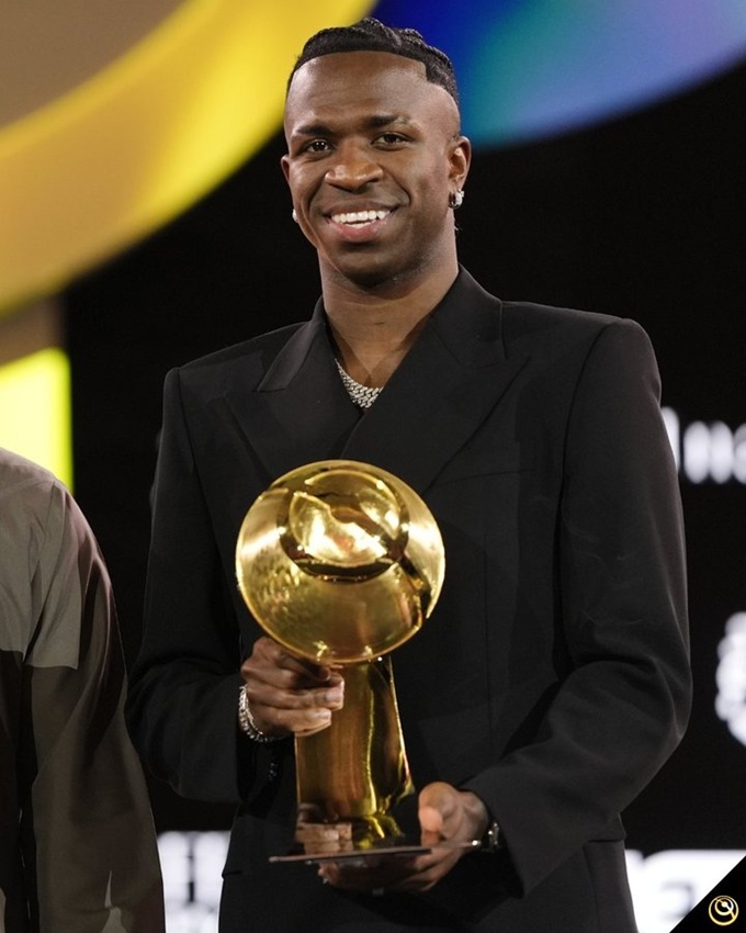 Sau khi thắng giải The Best, Vinicius tiếp tục được tôn vinh tại Globe Soccer Award