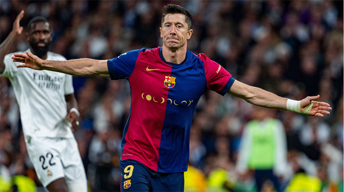 Lewandowski vẫn ghi bàn đều đặn cho Barca nhưng...