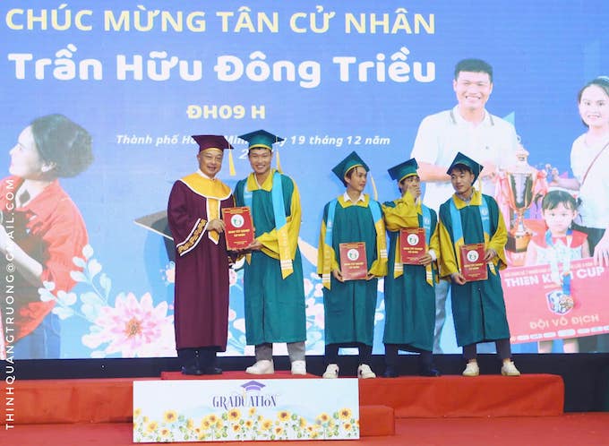 Đông Triều tốt nghiệp trường ĐH Sư phạm TDTT TP.HCM. Ảnh: Đức Đồng 