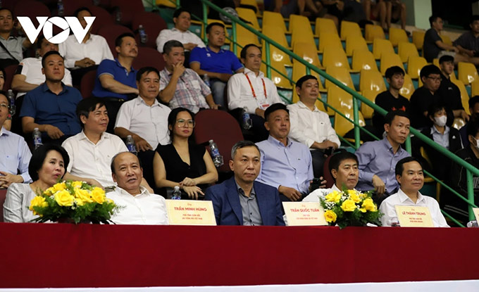 Tham dự lễ bế mạc có ông Trần Minh Hùng, Phó Tổng Giám đốc Đài Tiếng nói Việt Nam (VOV); bà Lê Thị Hoàng Yến, Phó Cục trưởng Cục Thể dục Thể thao; ông Trần Quốc Tuấn, Chủ tịch Liên đoàn bóng đá Việt Nam…