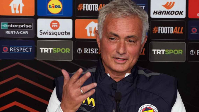 Mourinho đang dẫn dắt Fenerbahce