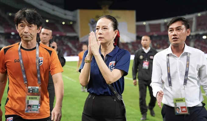 Ngoài tài trợ cho bóng đá, Madam Pang còn rất nhiệt tình trong việc làm từ thiện, tham gia các hoạt động thúc đẩy phát triển xã hội, phụ nữ và trẻ em tại Thái Lan, tham gia các chương trình của UNICEF - Quỹ nhi đồng Liên hợp quốc tại Thái Lan. 