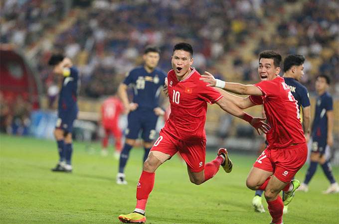 Tuấn Hải tỏa sáng giúp ĐT Việt Nam đánh bại Thái Lan để lên ngôi vô địch AFF Cup 2024 - Ảnh: Đức Cường 