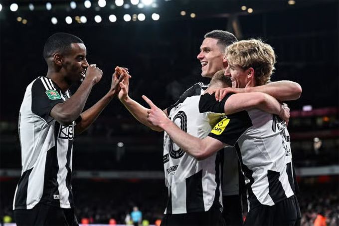 Isak góp công lớn mang về chiến thắng cho Newcastle