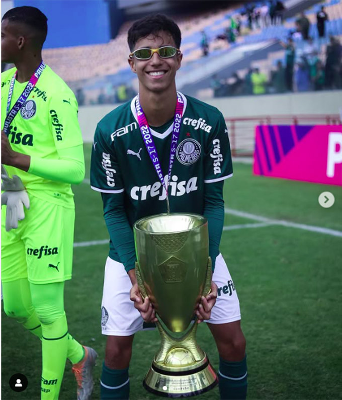 Reis giành cú ăn ba với U17 Palmeiras