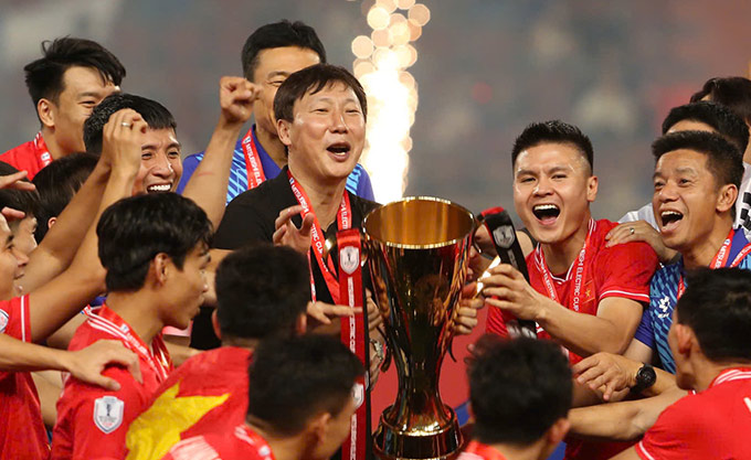 ĐT Việt Nam lập kỷ lục ở AFF Cup, HLV Kim Sang Sik thừa nhận bị 'choáng' vì 1 điều sau chức vô địch