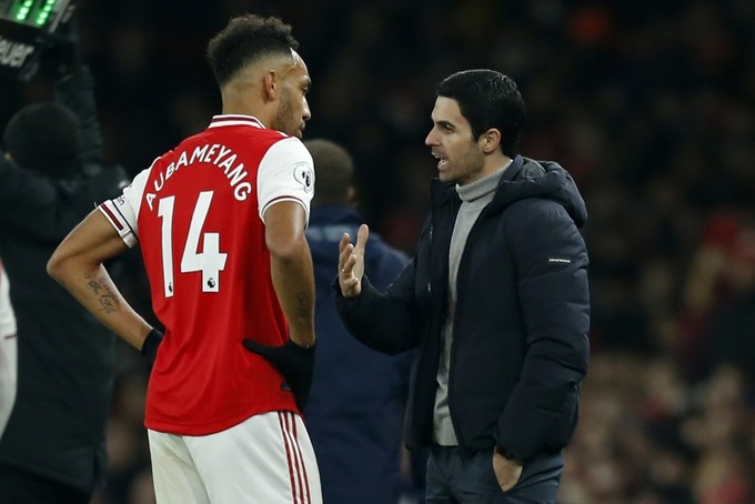 HLV Arteta từng xử lý quyết liệt Aubameyang