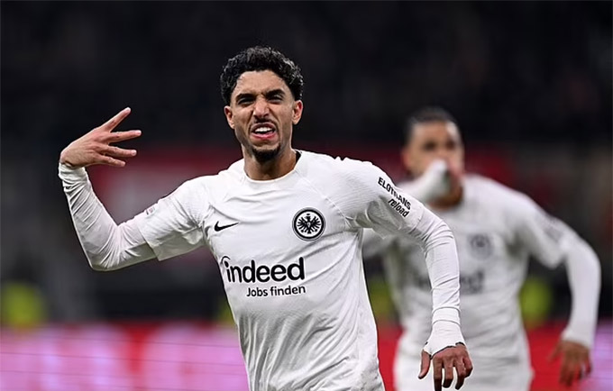 Man City tiến sát tân binh Omar Marmoush từ Frankfurt